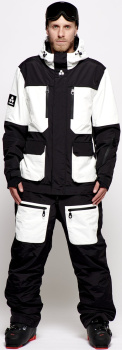 WOM-ACC-BLUE-MANNEQUIN-FRONT